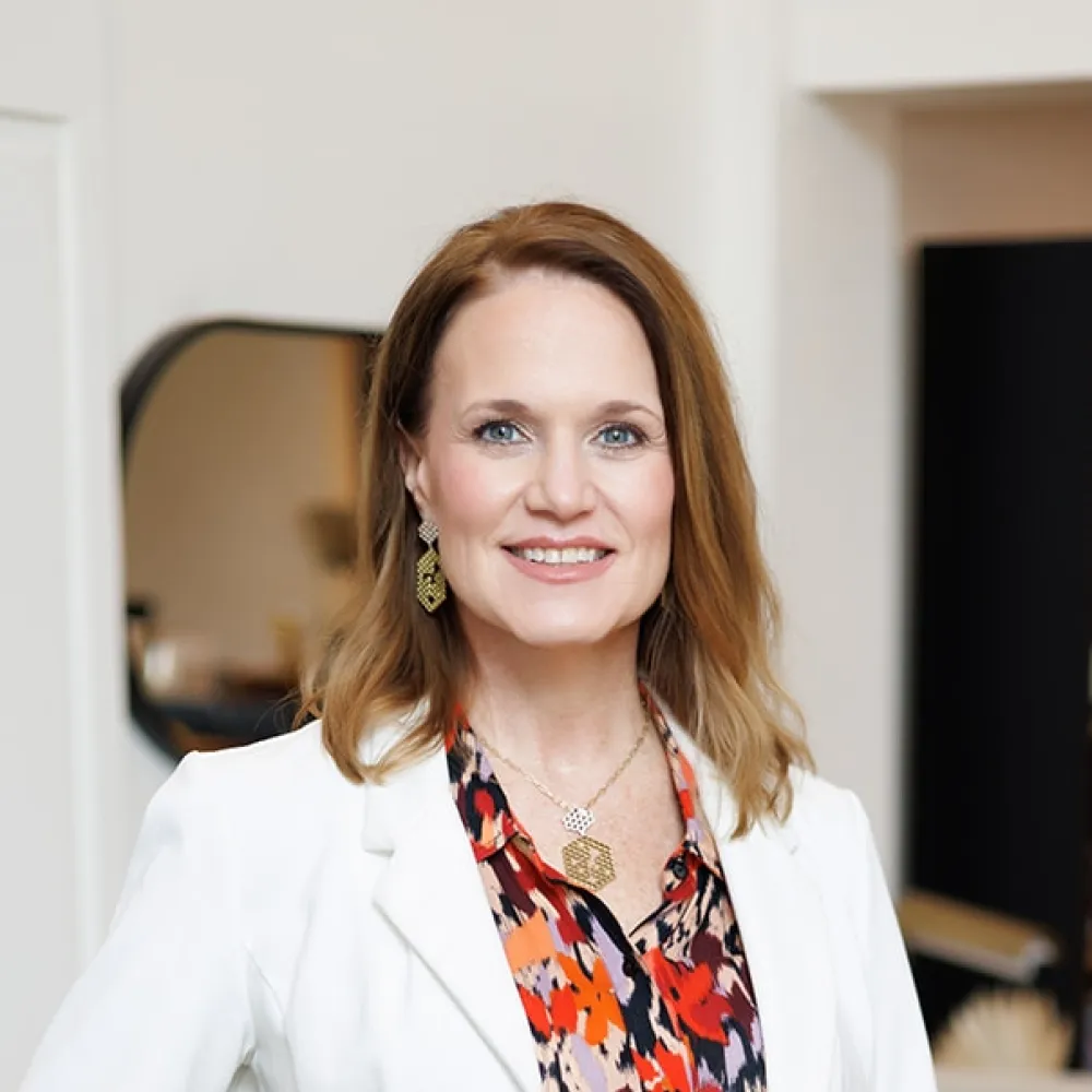 Karen Garner Headshot